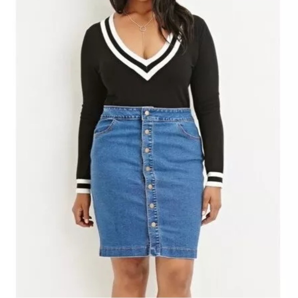 Forever 21 button up denim pencil skirt